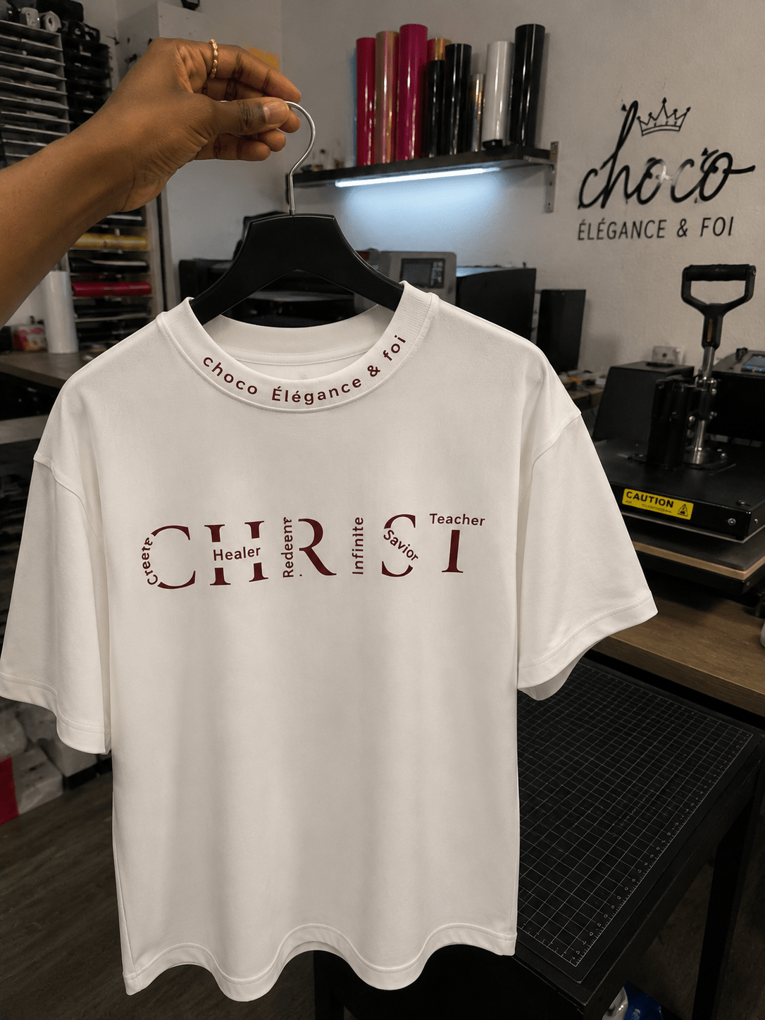 T-Shirt CHRIST – Choco Élégance & Foi - Choco Élégance & Foi
